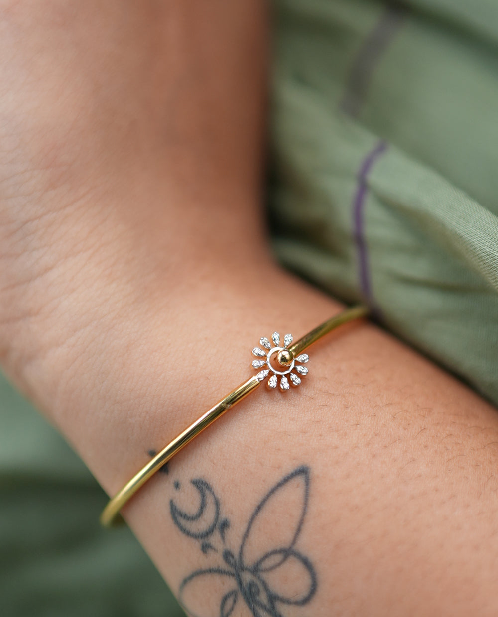 Flower Ladies Diamond Bangle