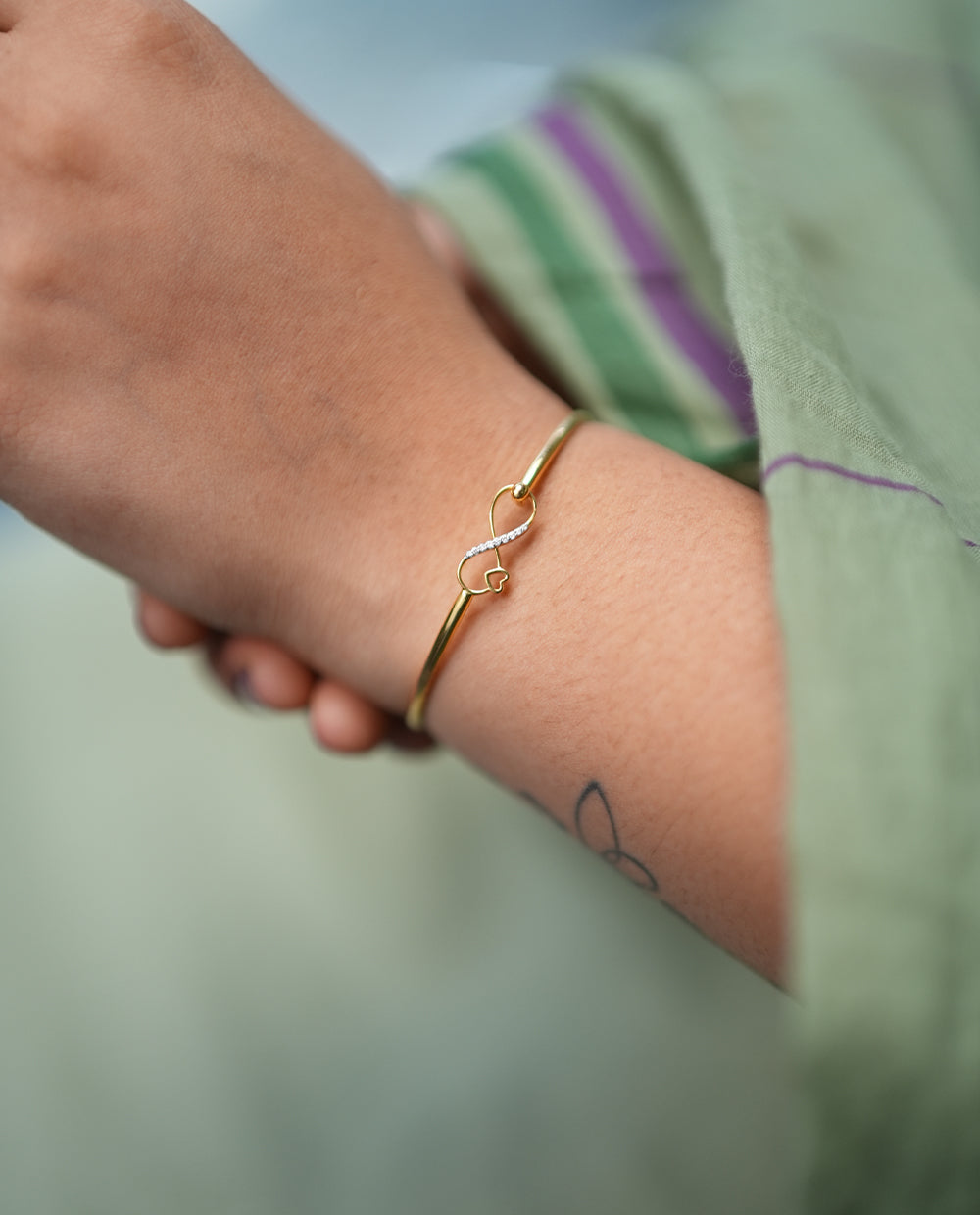 Ladies Diamond Bangle-18K