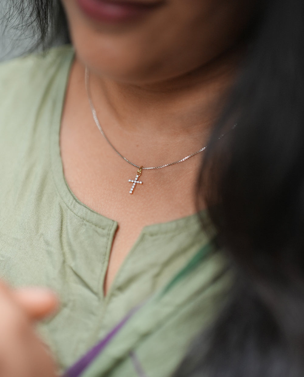 Shinning Diamond Cross Pendant-18K