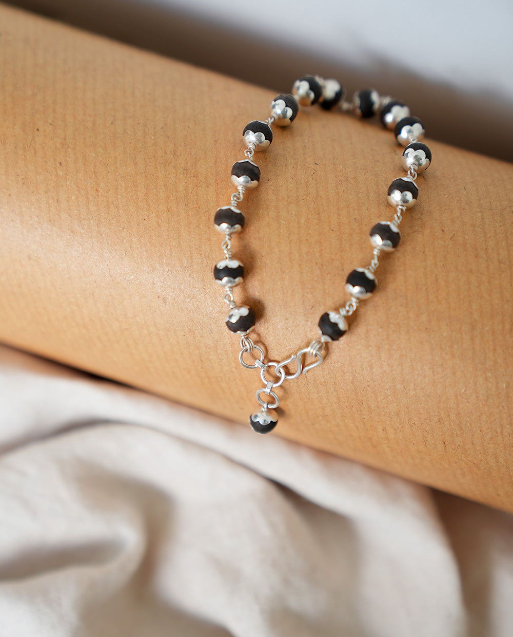 Original Silver karungali Bracelet 7mm (Including Silver Beads)