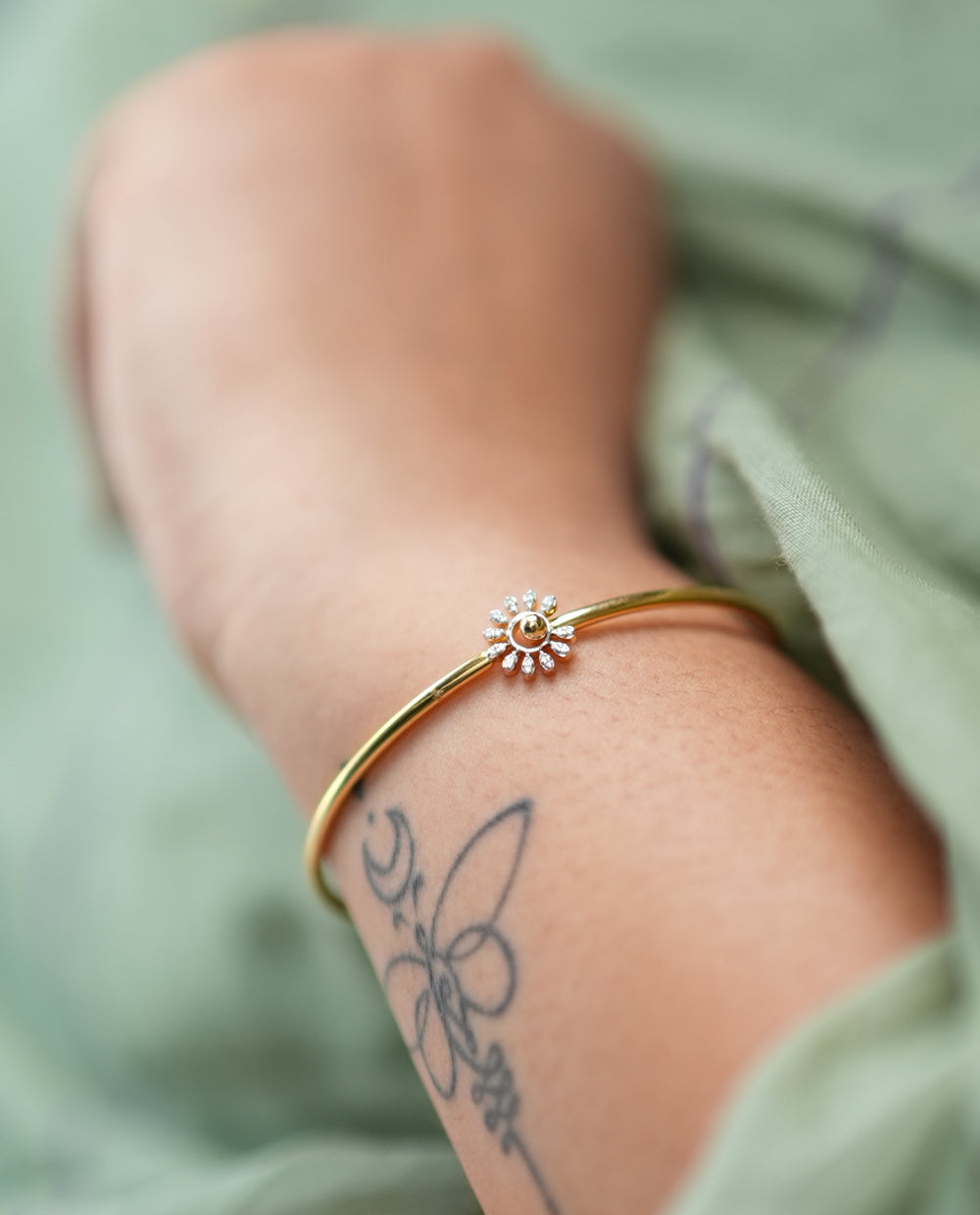 Flower Ladies Diamond Bangle