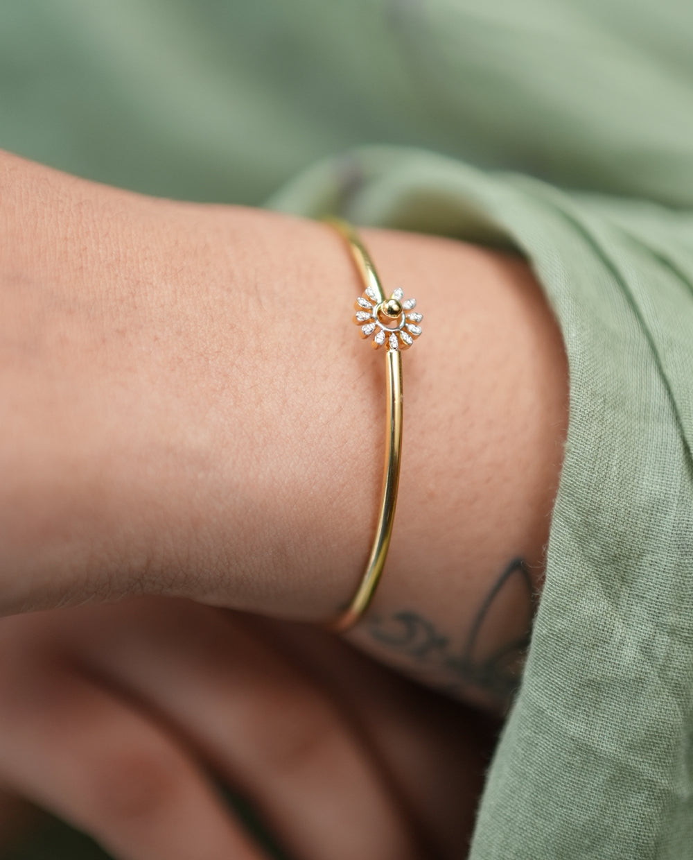 Flower Ladies Diamond Bangle