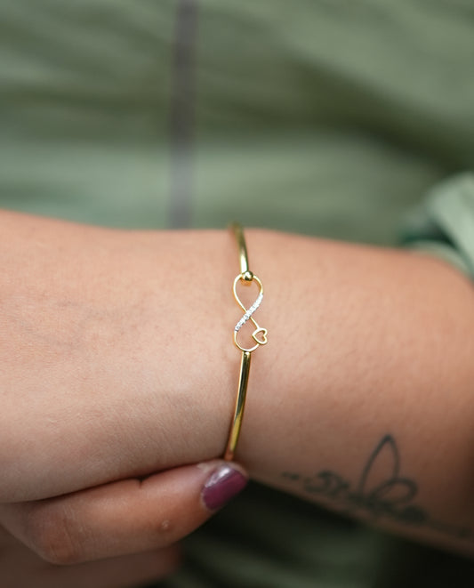 Ladies Diamond Bangle-18K