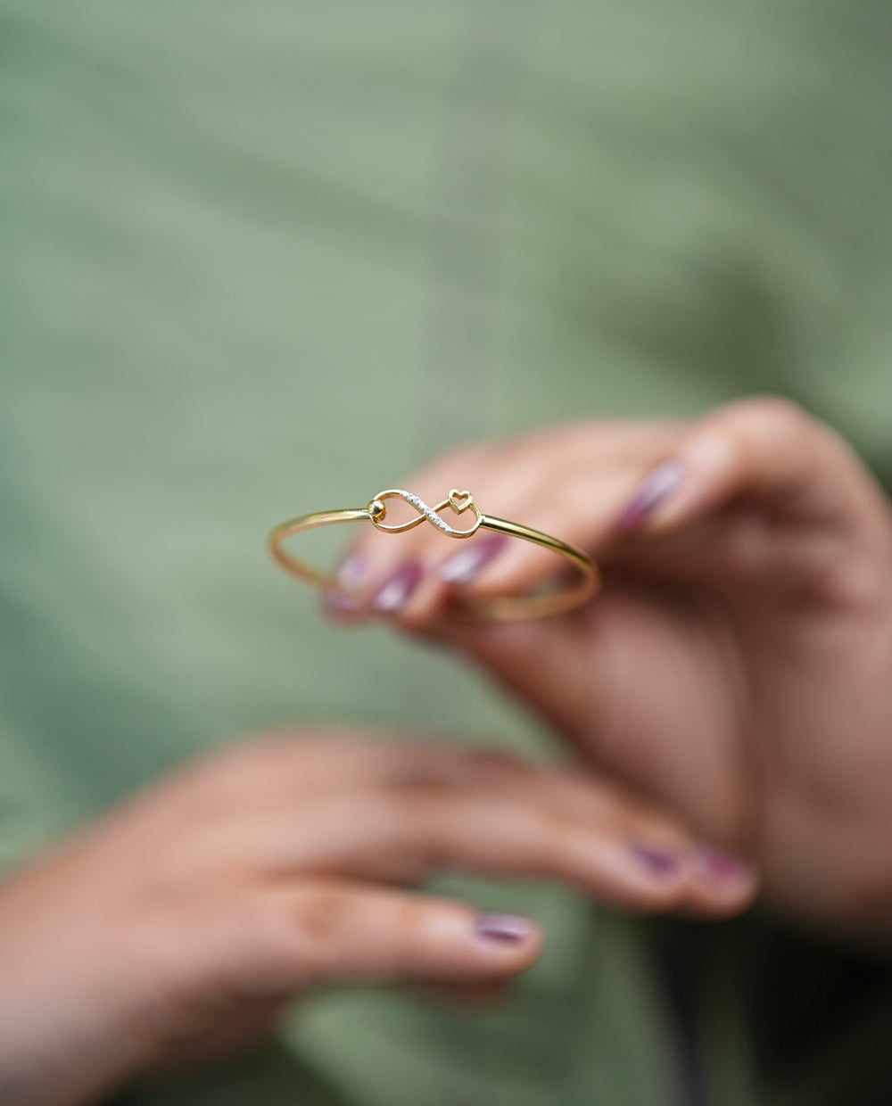 Ladies Diamond Bangle-18K