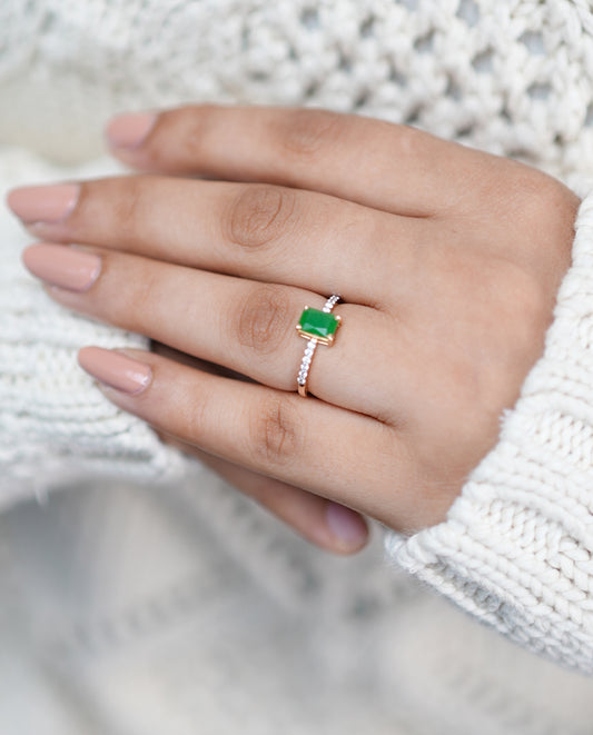 Green Stone Ladies Diamond Ring