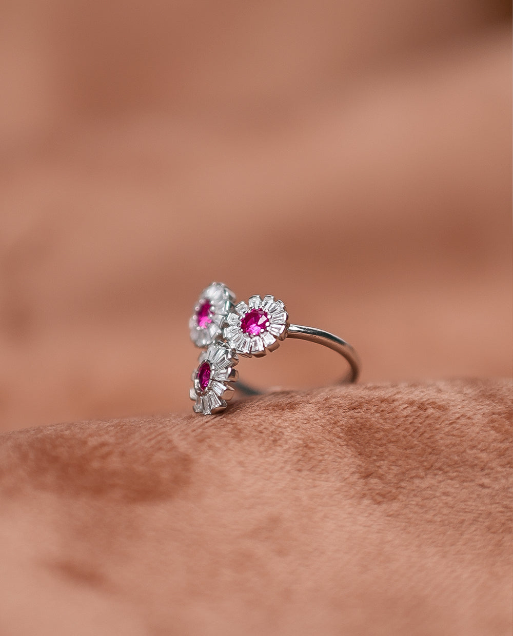 Silver Ladies Bellis Ring - 925 Silver