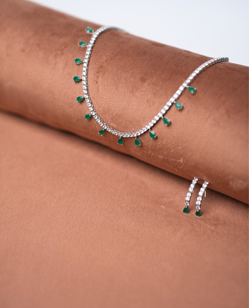 Elegent Silver Fancy Necklace