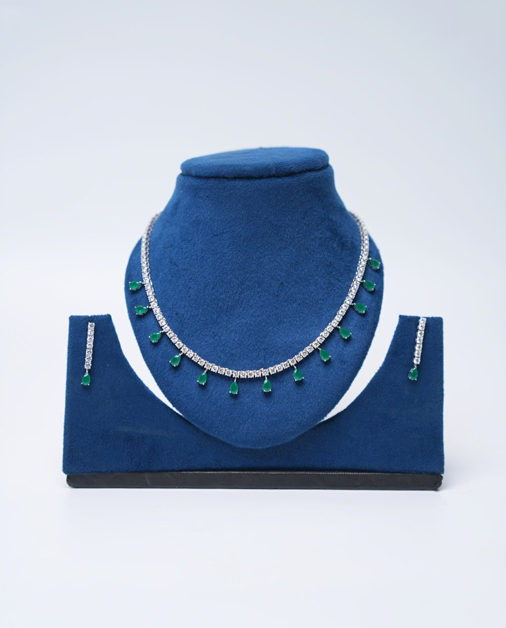 Elegent Silver Fancy Necklace