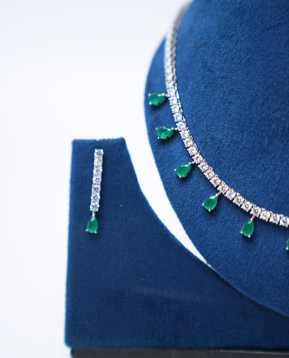 Elegent Silver Fancy Necklace