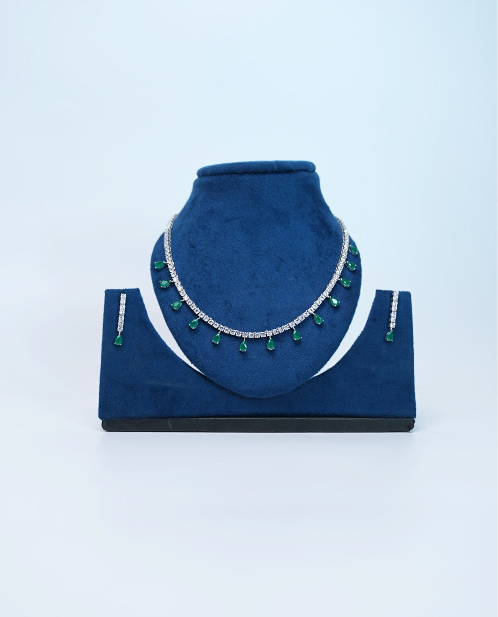 Elegent Silver Fancy Necklace